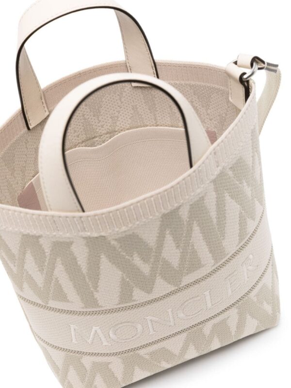 22903568_53010102_1000.jpg Moncler Monogram Knit tote bag
