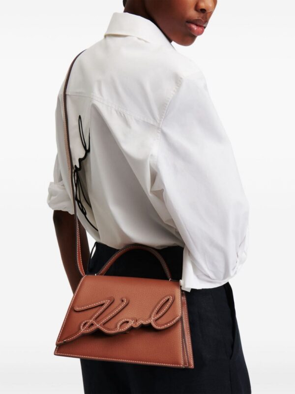 22999640_53447943_1000.jpg Karl Lagerfeld x Amber Valletta Mirum top-handle bag