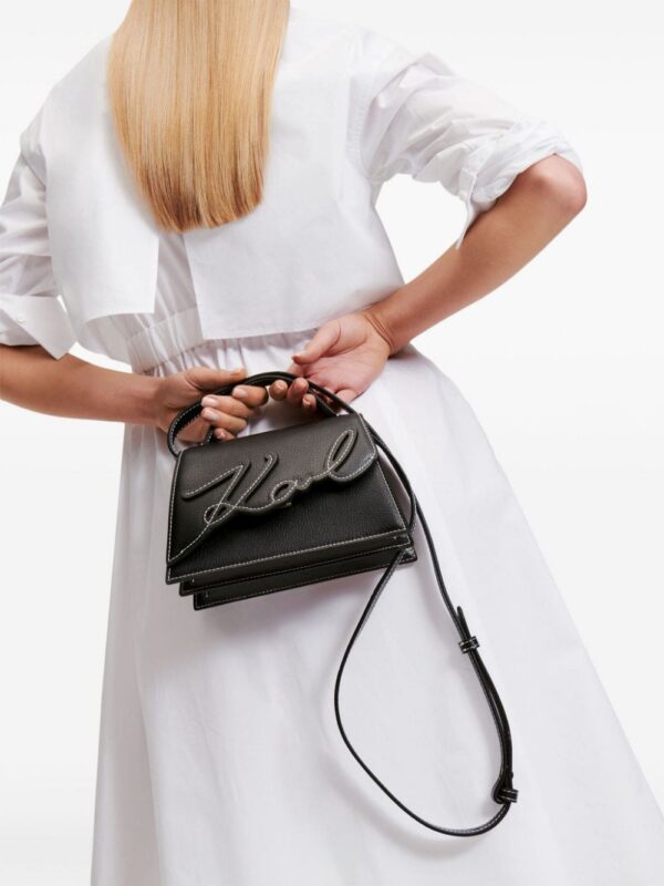 22999657_53447941_1000.jpg Karl Lagerfeld x Amber Valletta Mirum top-handle bag