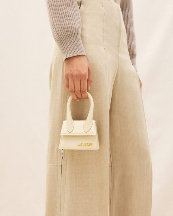 22H213BA001-3065-120_10-scaled-1.jpg Jacquemus Le Chiquito Signature mini handbag.