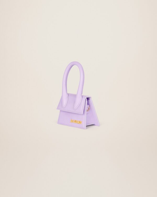 22H213BA001-3065-640_2.jpg Jacquemus Le Chiquito Signature mini handbag.
