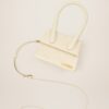 22H213BA002-3065-120_4.jpg Jacquemus Le Chiquito moyen Signature handbag.