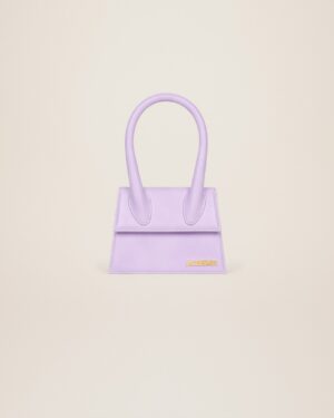 22H213BA002-3065-640_1_main.jpg Jacquemus Le Chiquito moyen Signature handbag.