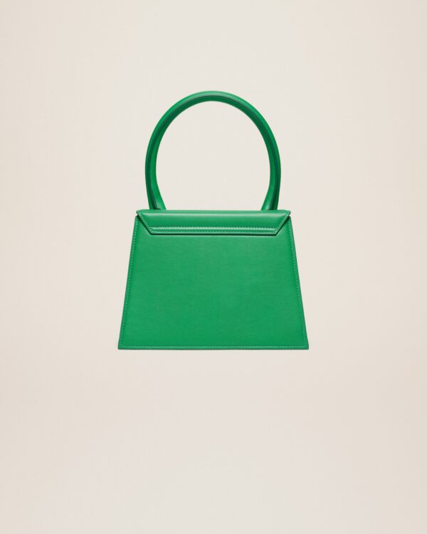 22H213BA003-3037-550_12.jpg Jacquemus Le grand Chiquito Large signature handbag.