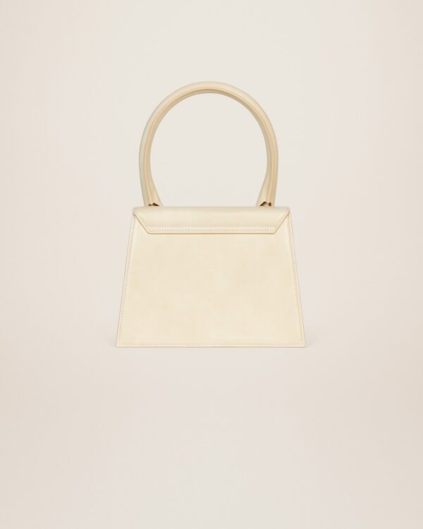 22H213BA003-3065-120_3.jpg Jacquemus Le grand Chiquito Large signature handbag.