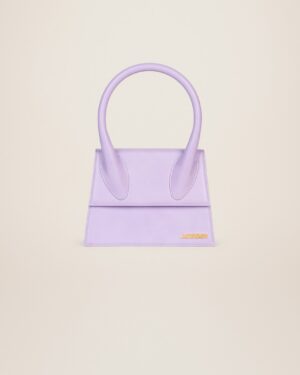 22H213BA003-3065-640_1_main.jpg Jacquemus Le grand Chiquito Large signature handbag.