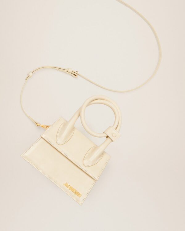 22H213BA005-3065-120_4.jpg Jacquemus Le Chiquito Noeud Coiled handbag.