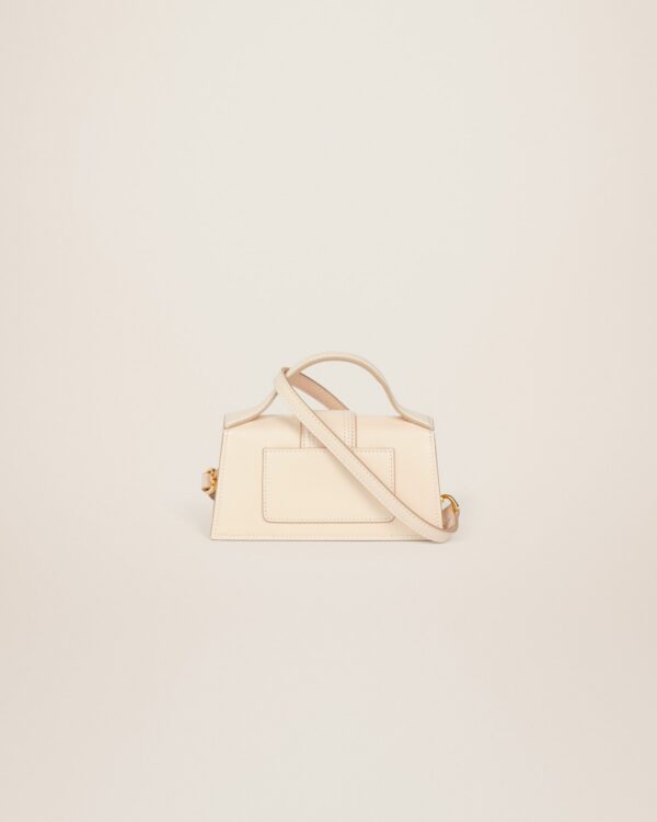 22H213BA006-3060-120_3.jpg Jacquemus Le Bambino Mini flap bag.