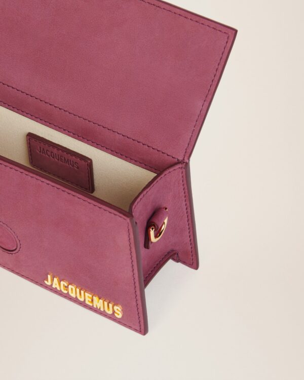 22H213BA006-3066-490_4.jpg Jacquemus Le Bambino Mini flap bag.