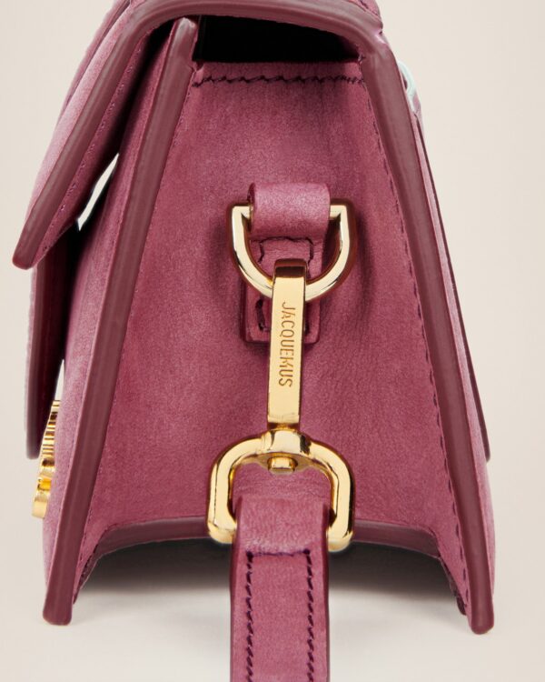 22H213BA006-3066-490_5.jpg Jacquemus Le Bambino Mini flap bag.