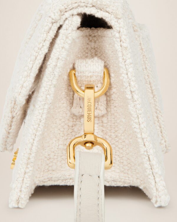 22H213BA006-3078-110_5.jpg Jacquemus Le Bambino Mini flap bag.