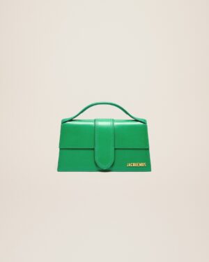 22H213BA007-3037-550_10.jpg Jacquemus Le grand Bambino Crossbody flap bag.