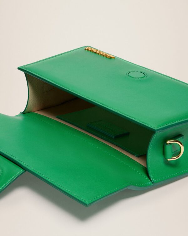 22H213BA007-3037-550_14.jpg Jacquemus Le grand Bambino Crossbody flap bag.