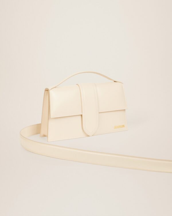 22H221BA014-3060-120_2.jpg Jacquemus Le Bambinou Flap bag.