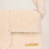 22H223BA027-3095-120_5.jpg Jacquemus e Bambidou Shearling flap bag.