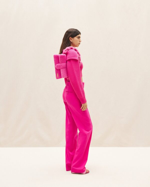 22H223BA027-3095-430_10-scaled-1.jpg Jacquemus Le Bambidou Shearling flap bag.