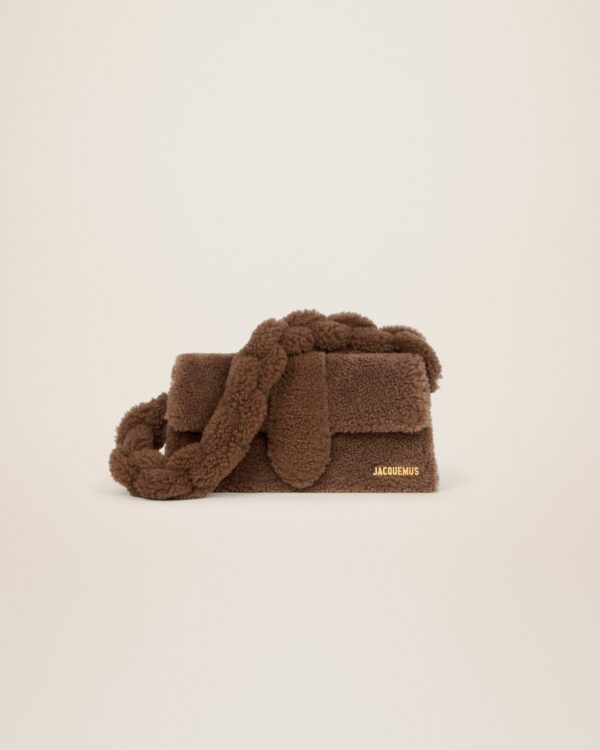 22H223BA027-3095-850_1_main.jpg Jacquemus Le Bambidou Shearling flap bag.