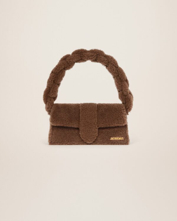 22H223BA027-3095-850_2.jpg Jacquemus Le Bambidou Shearling flap bag.