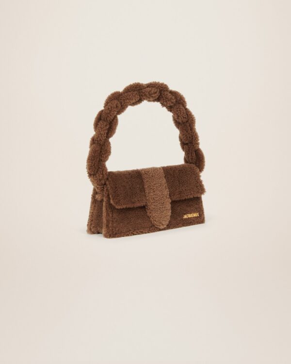 22H223BA027-3095-850_3.jpg Jacquemus Le Bambidou Shearling flap bag.