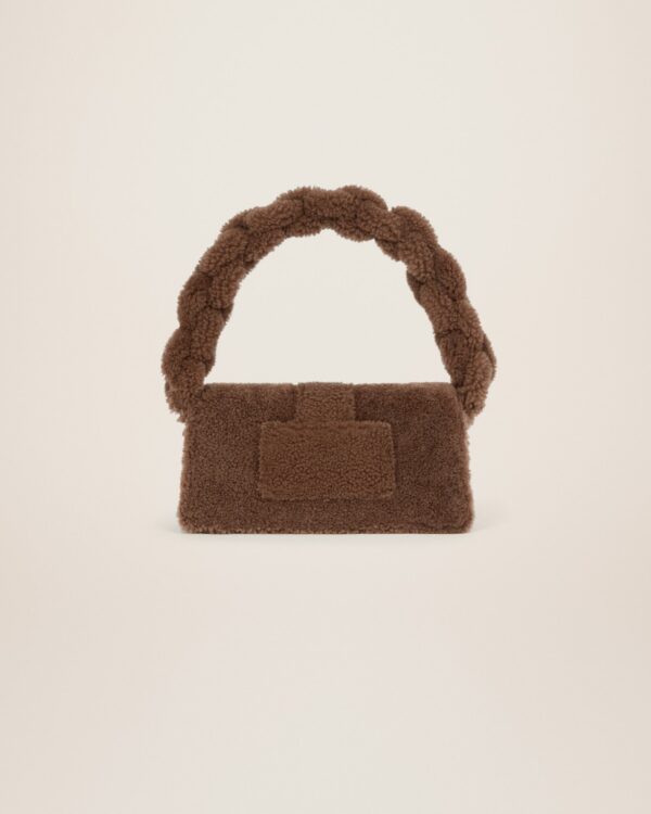 22H223BA027-3095-850_4.jpg Jacquemus Le Bambidou Shearling flap bag.