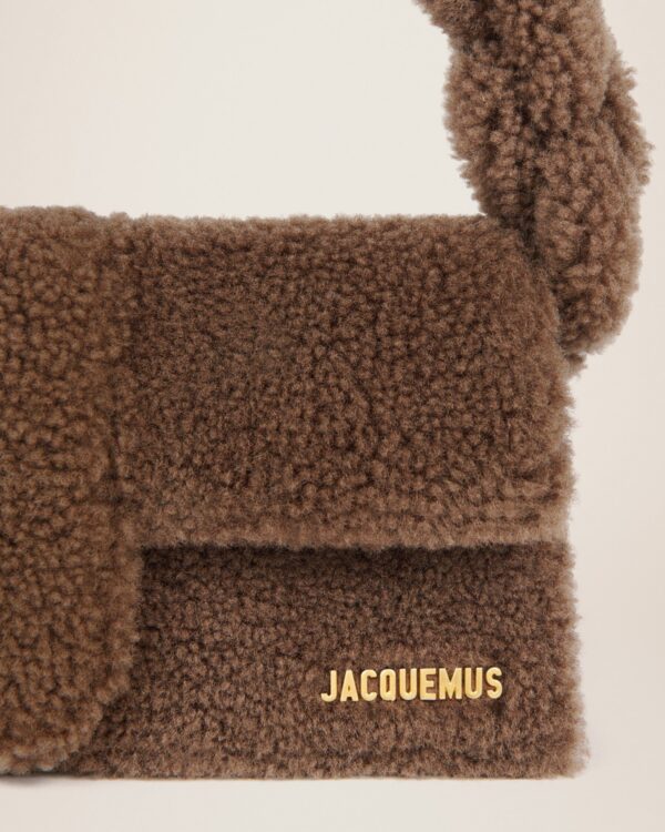 22H223BA027-3095-850_5.jpg Jacquemus Le Bambidou Shearling flap bag.