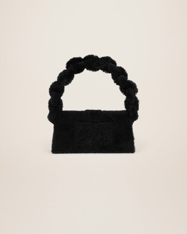 22H223BA027-3095-990_4.jpg Jacquemus Le Bambidou Shearling flap bag.