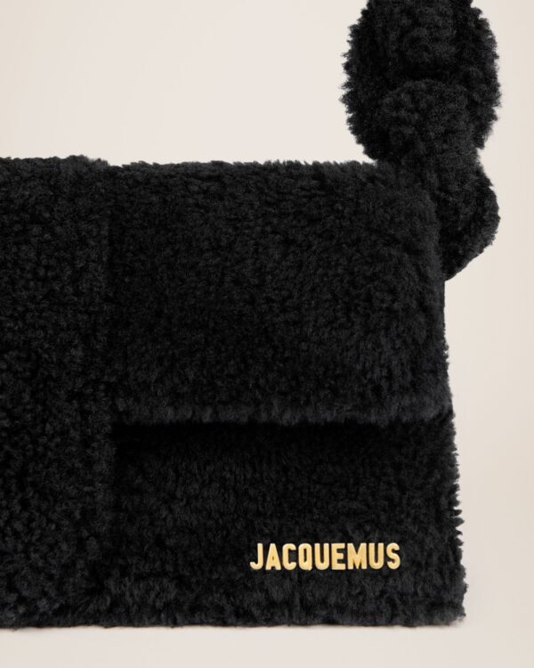 22H223BA027-3095-990_5.jpg Jacquemus Le Bambidou Shearling flap bag.