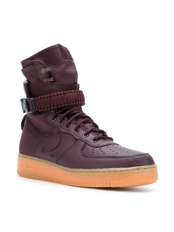 12607396_12067365_1000-1.jpg Nike SF AF1 sneakers