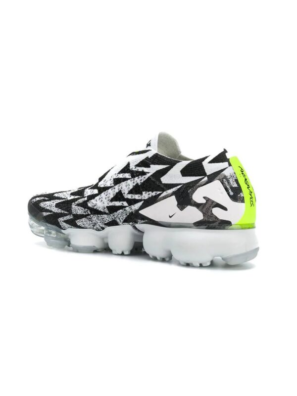 12902476_13289535_1000.jpg Nike Vapormax slip-on sneakers