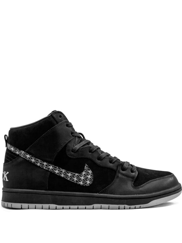 13678400_21609731_1000-1.jpg Nike x Black Bar Sb Zoom Dunk High Pro Qs sneakers