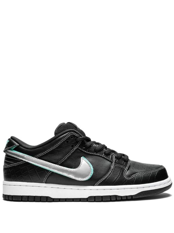 13678595_21608234_1000-1.jpg Nike x Diamond Supply Co. Dunk low-top sneakers