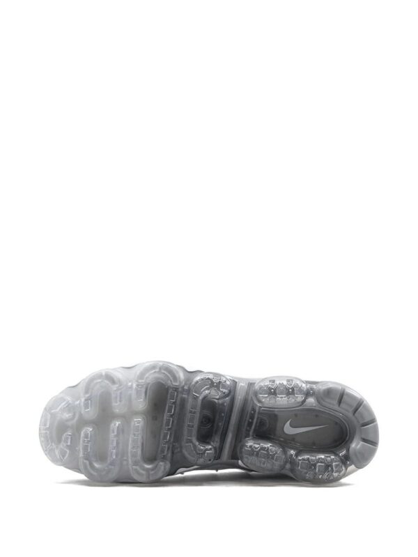13678736_17111259_1000.jpg Nike Vapormax Plus sneakers