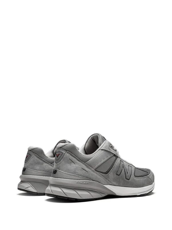 14105633_33201807_1000-1.jpg New Balance M990 low-top sneakers