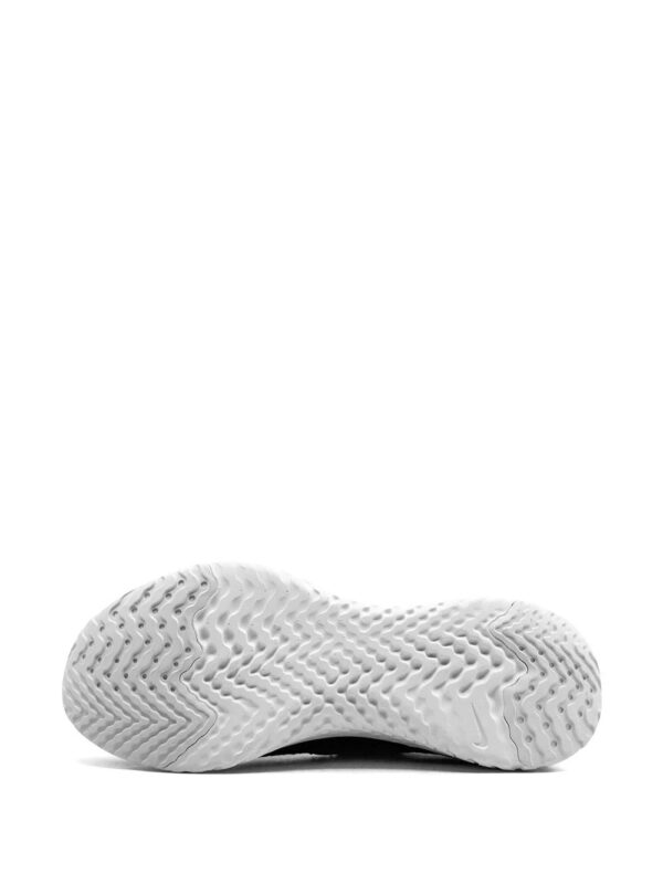 14136980_18967608_1000-1.jpg Nike Epic React Flyknit 2 sneakers