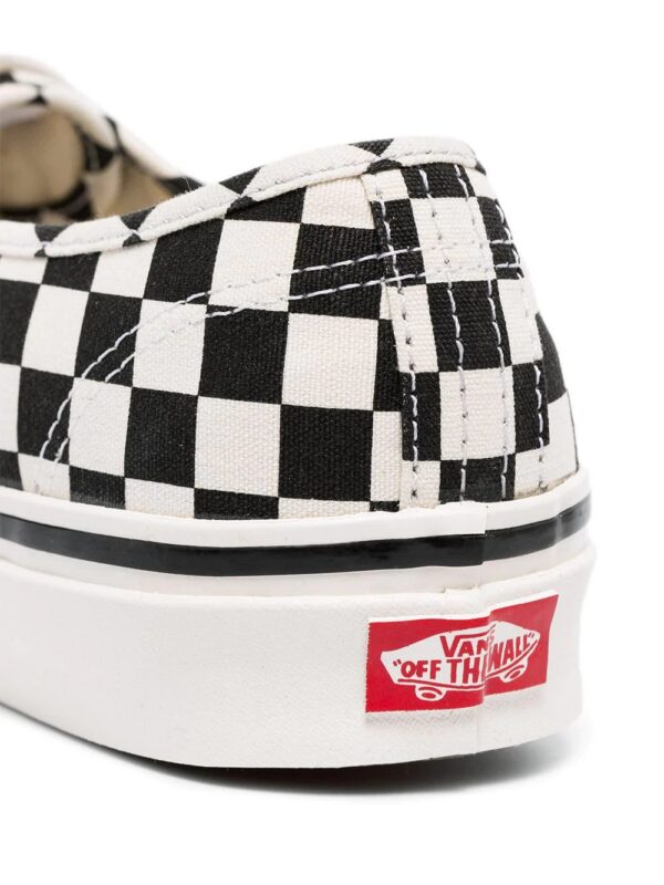 14190865_23251779_1000.jpg Vans UA Authentic 44 DX sneakers