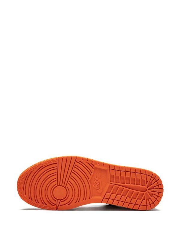 14441087_21177470_1000-1.jpg Jordan Air Jordan 1 Low shattered backboard