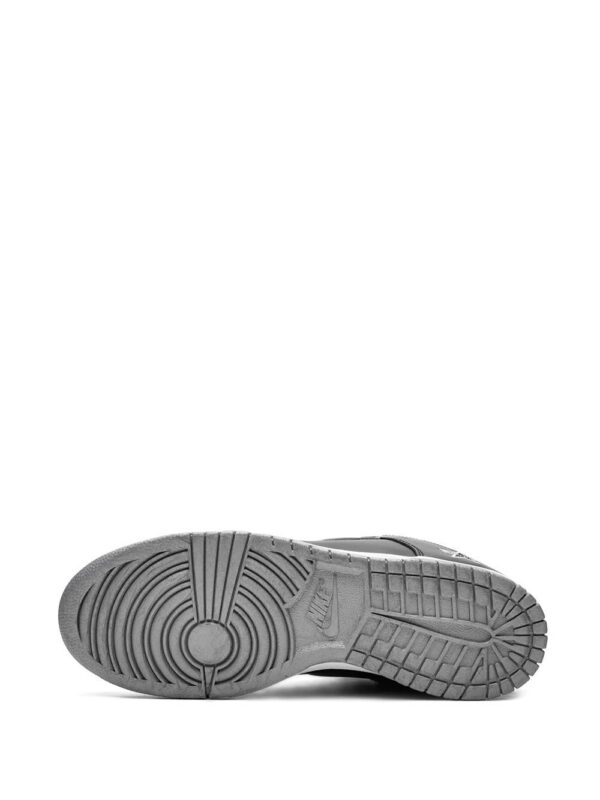 14531742_21850946_1000-1.jpg Nike x Supreme SB Dunk Low sneakers