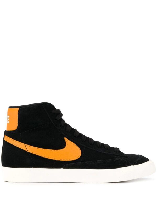 14536574_22185638_1000.jpg Nike high-top sneakers