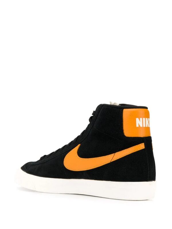 14536574_22185652_1000.jpg Nike high-top sneakers