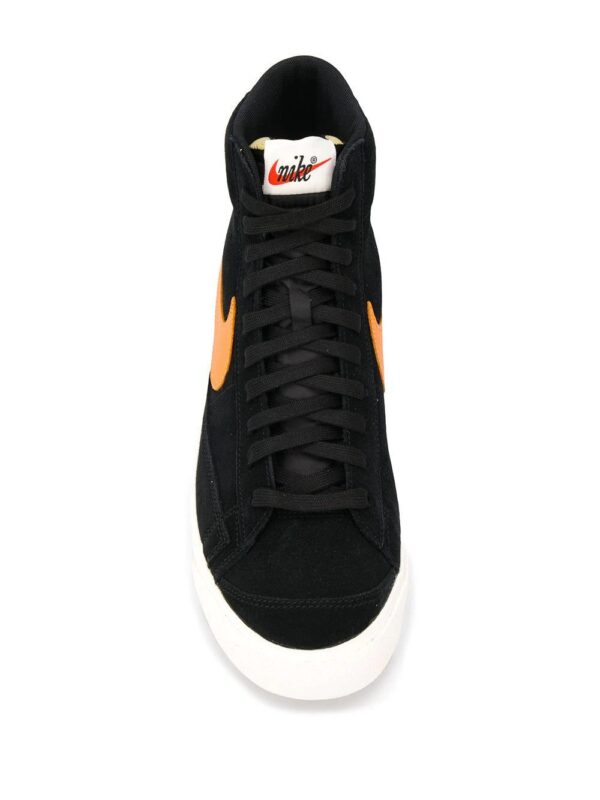 14536574_22185658_1000.jpg Nike high-top sneakers