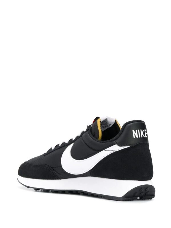 14574327_22451208_1000-1.jpg Nike Internationalist sneakers