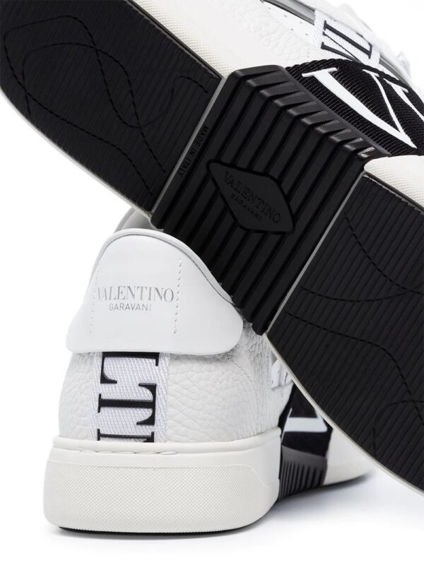 14712348_26204178_1000_e094a53d-ff3f-4bba-ba64-33c5e4cc12da.jpg Valentino Garavani VL7N low-top sneakers