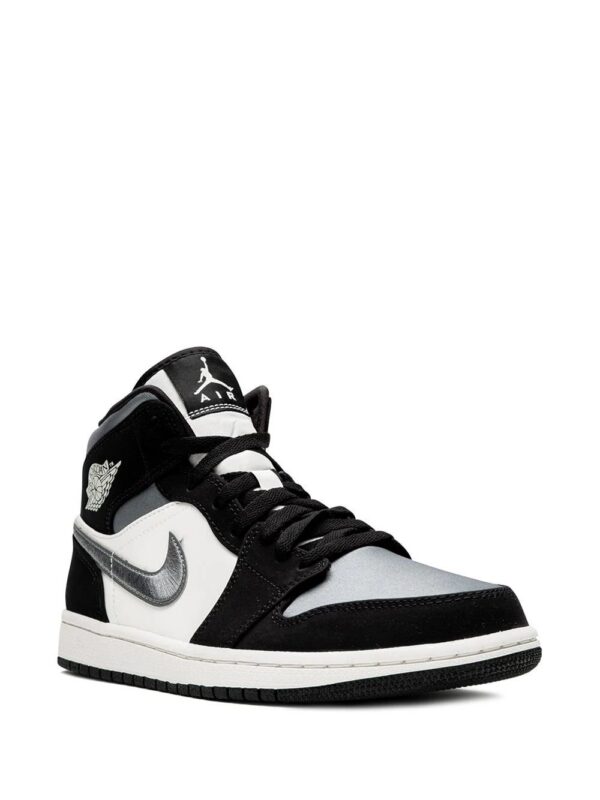 Jordan  Air Jordan 1 Mid SE satin grey
