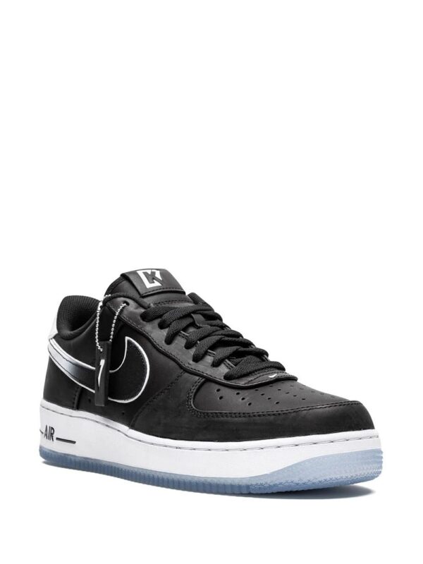 14882139_24422334_1000-1.jpg Nike x Colin Kaepernick Air Force 1 '07 QS sneakers