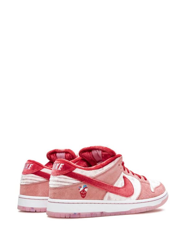 15011737_25265241_1000.jpg Nike Dunk Low Pro sneakers