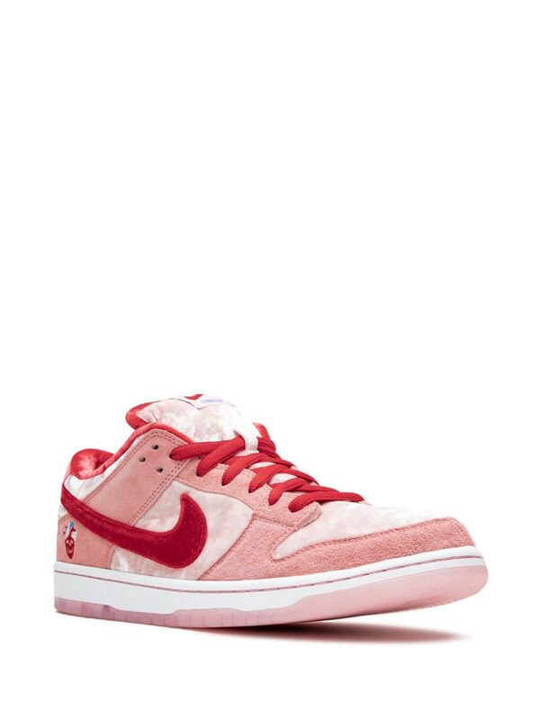 15011737_25265242_1000.jpg Nike Dunk Low Pro sneakers