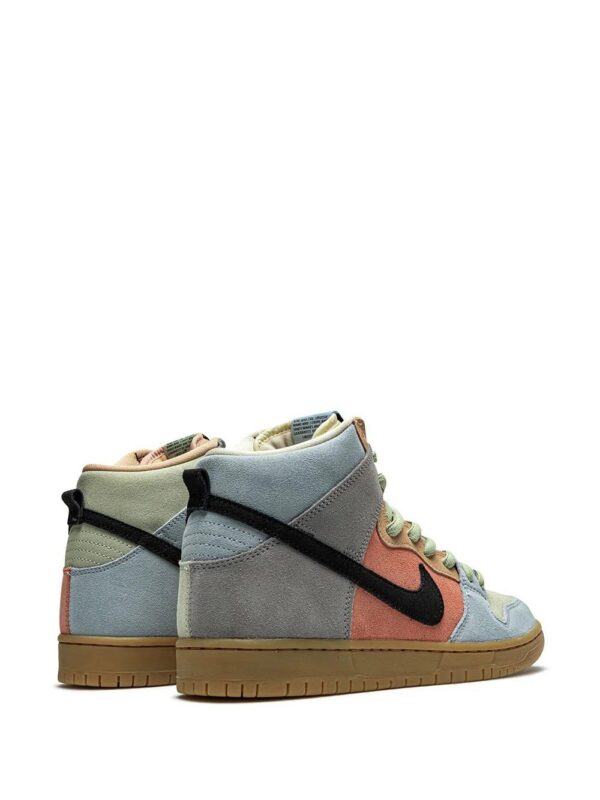 15271996_26461574_1000-1.jpg Nike SB Dunk High sneakers