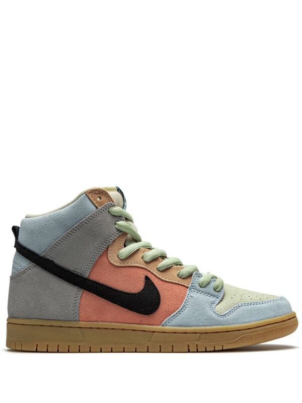 15271996_26461575_1000-1.jpg Nike SB Dunk High sneakers