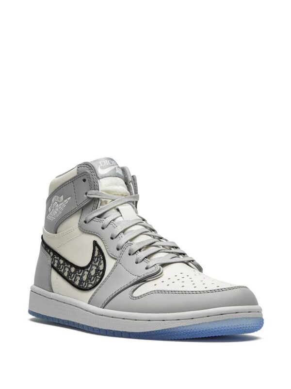 15624504_28291155_1000.jpg Jordan x Dior Air Jordan 1 High sneakers