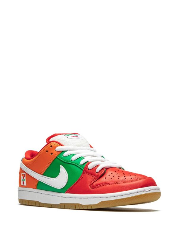 15633086_28644943_1000-1.jpg Nike x 7 Eleven SB Dunk low-top sneakers